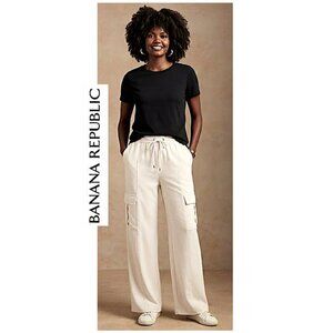 BR SPORT, Cream coloured wide leg performance cargo pant